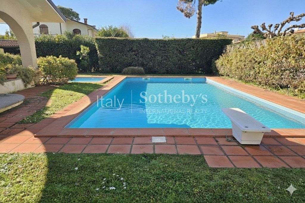 Property photo 2 of 26