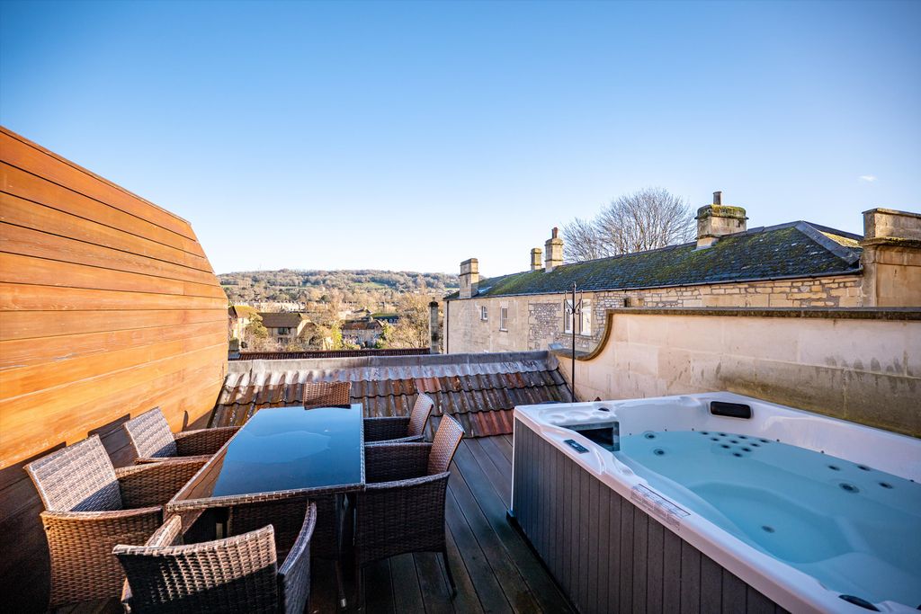 Property photo 2 of 13 Image