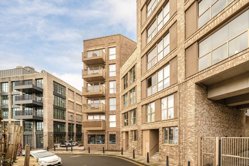 Property photo 1 of 22