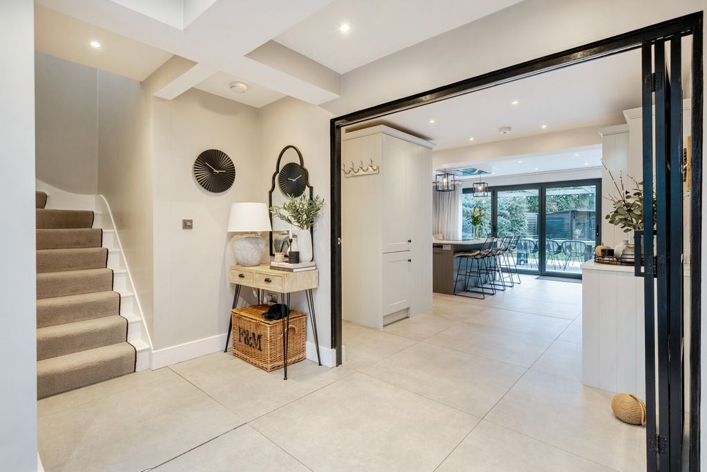 Property photo 3 of 23 1383560-13-691F31...