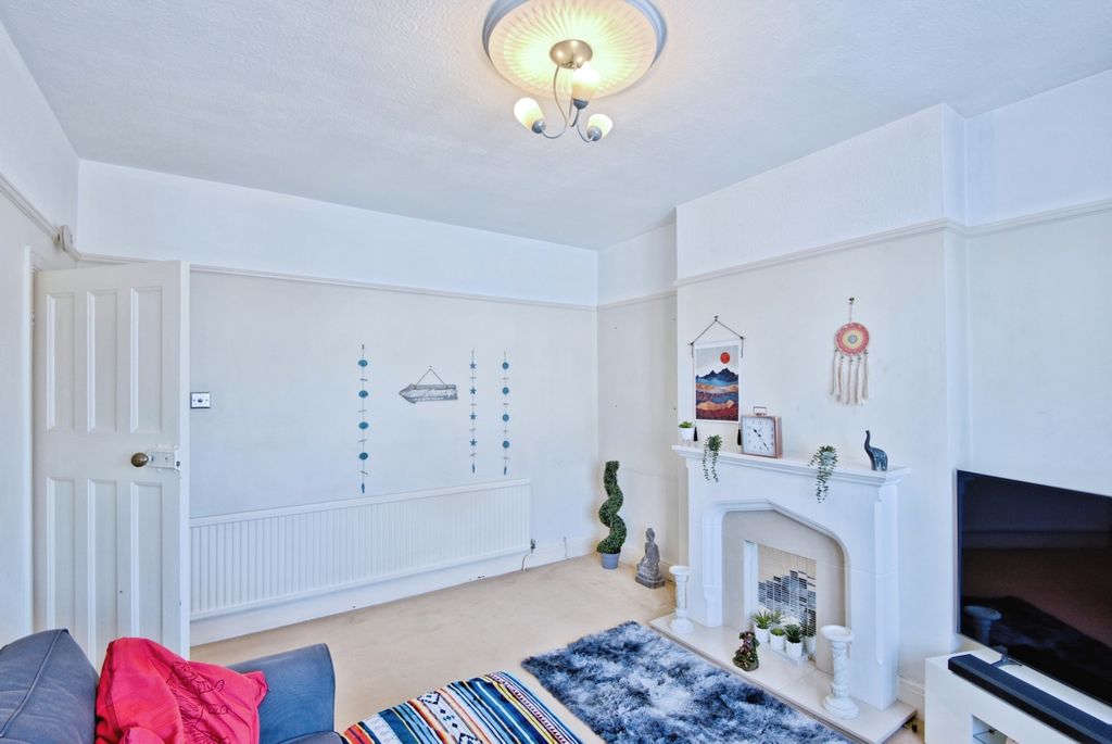 Property photo 3 of 13 Photo