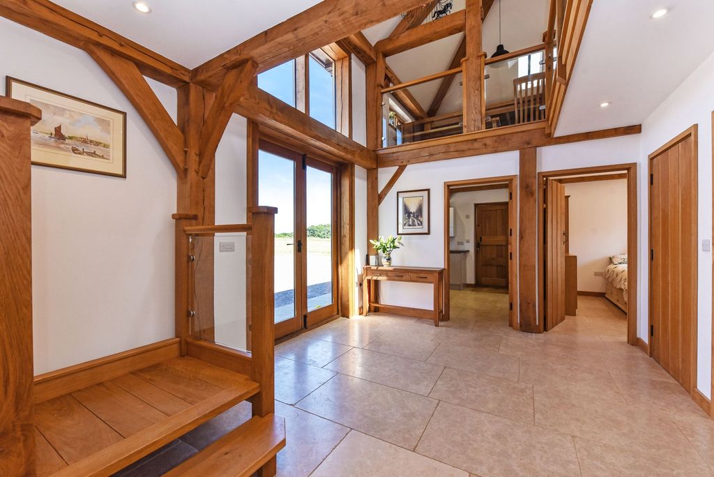 Property photo 2 of 31
