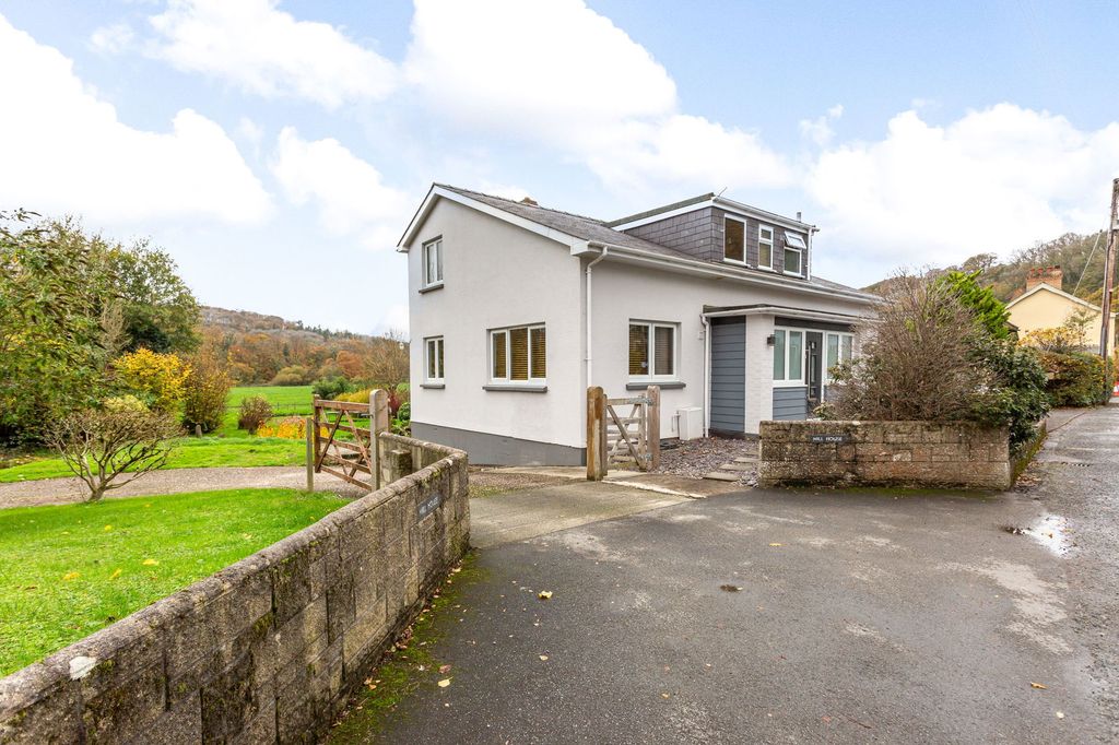 Property photo 1 of 43