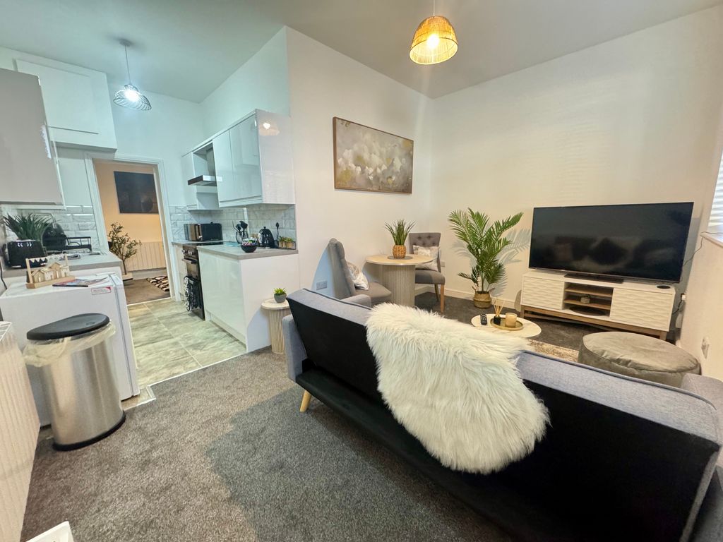 Property photo 2 of 14 Image