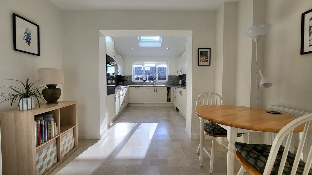 Property photo 2 of 23