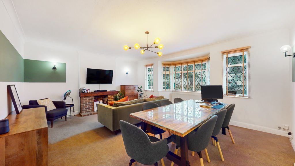 Property photo 2 of 16 4428053