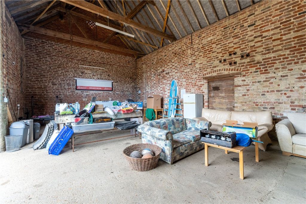Property photo 3 of 21 Picture No. 03