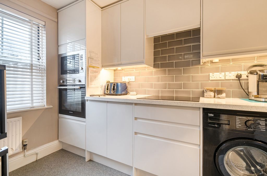 Property photo 3 of 18 3 - 1419487-8-699Ca4B...