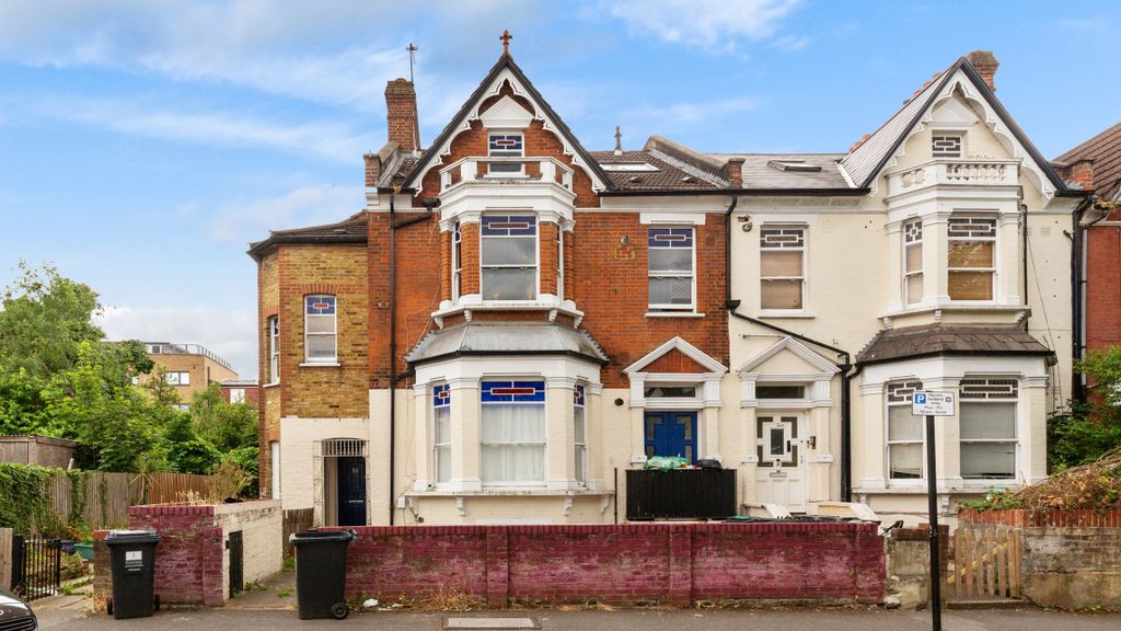 Property photo 1 of 15 Flat C, 1 Linthorpe Road, Stamford Hill, London, N16 5Re