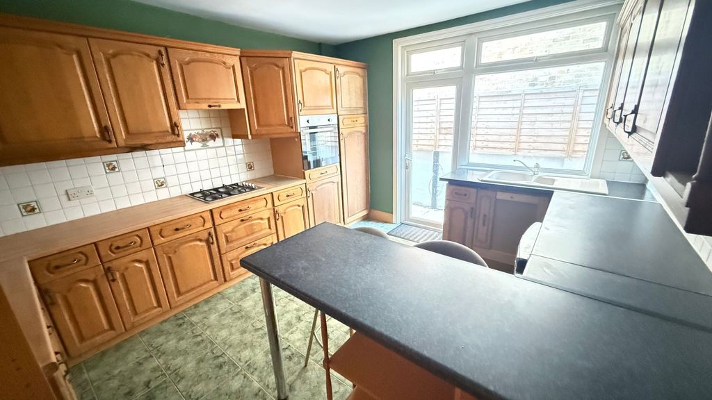 Property photo 3 of 16