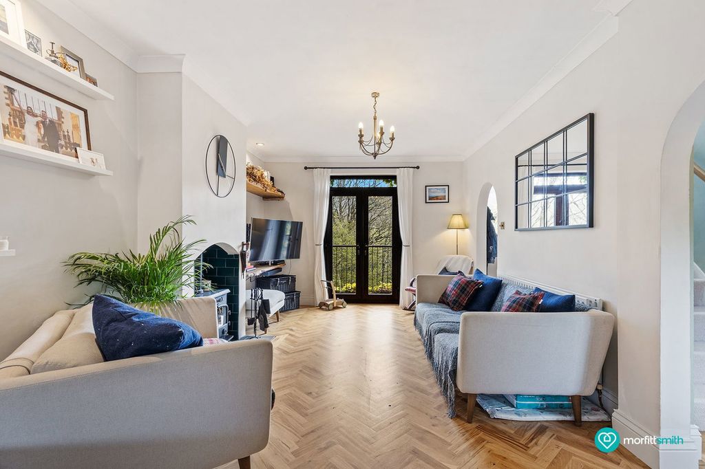 Property photo 3 of 32