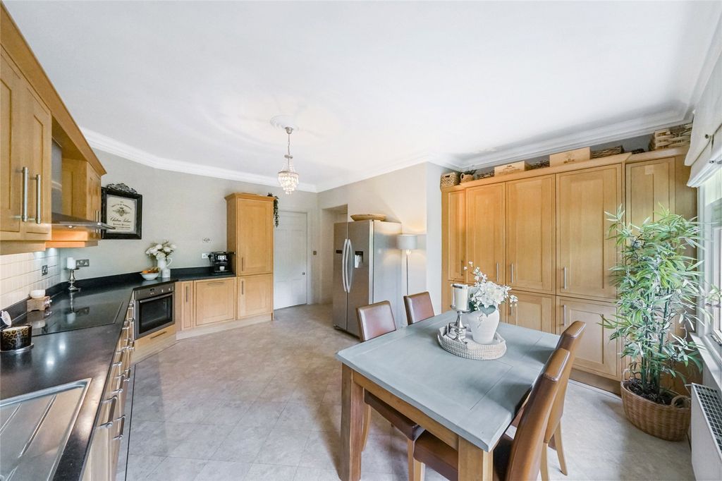 Additional image 10 of 2 bed flat for saleBatterflatts Gardens, Stirling, Stirlingshire FK7
