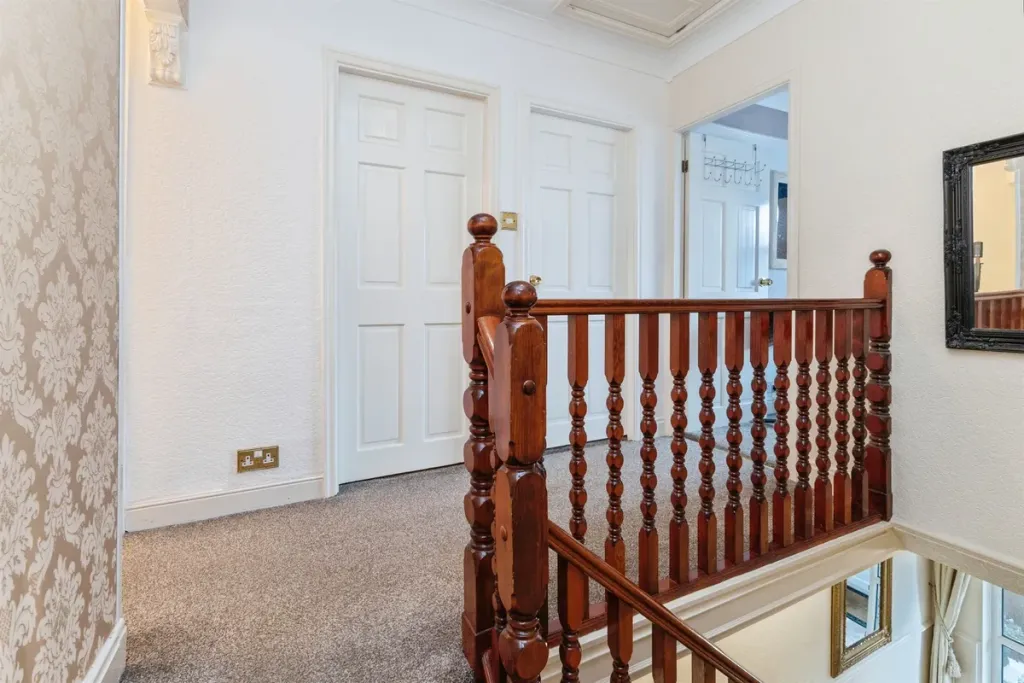 Additional image 15 of 5 bed semi-detached house for saleHeythrop Drive, Middlesbrough TS5