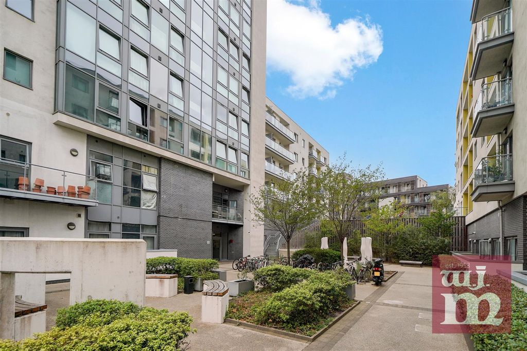 Property photo 1 of 13 Craig Tower