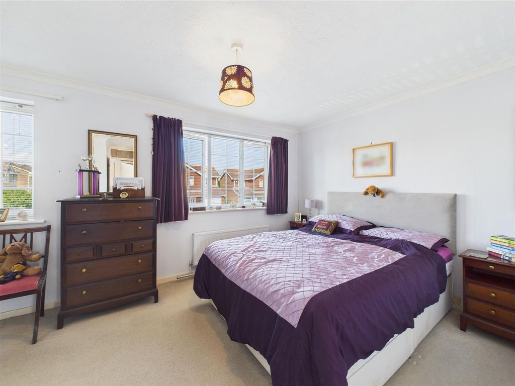 Additional image 5 of 4 bed detached house for saleChatsworth Avenue, Telscombe Cliffs, Peacehaven BN10