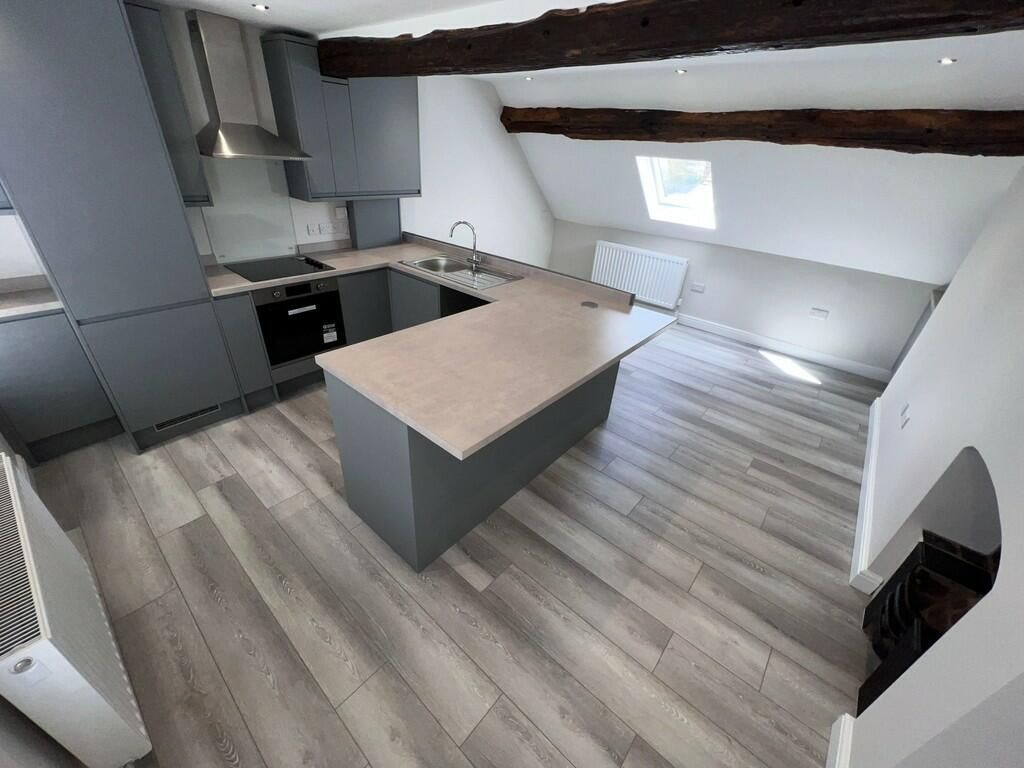 Property photo 3 of 7 Kitchen Lounge