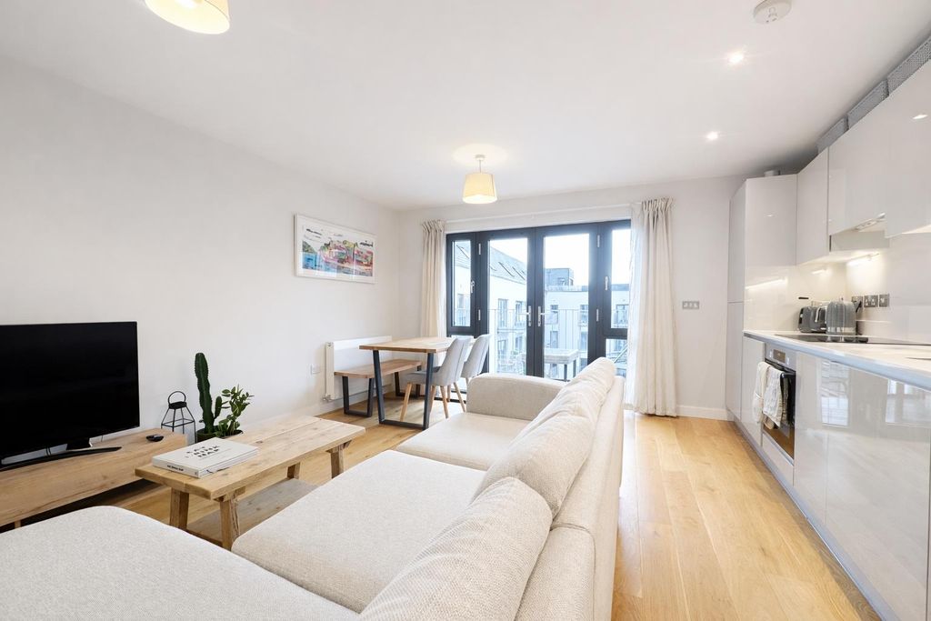 Property photo 2 of 18 Chatgpt Image Jan 9, 2026, 04_43_22 Pm.Png