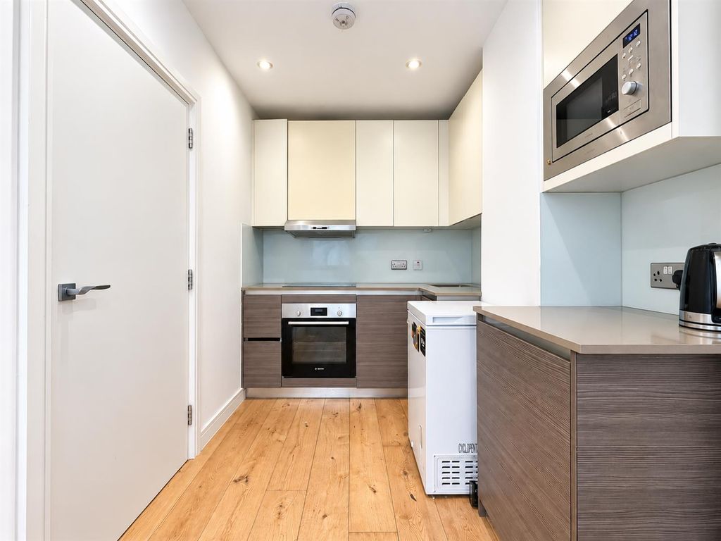 Property photo 1 of 9 Kitchen