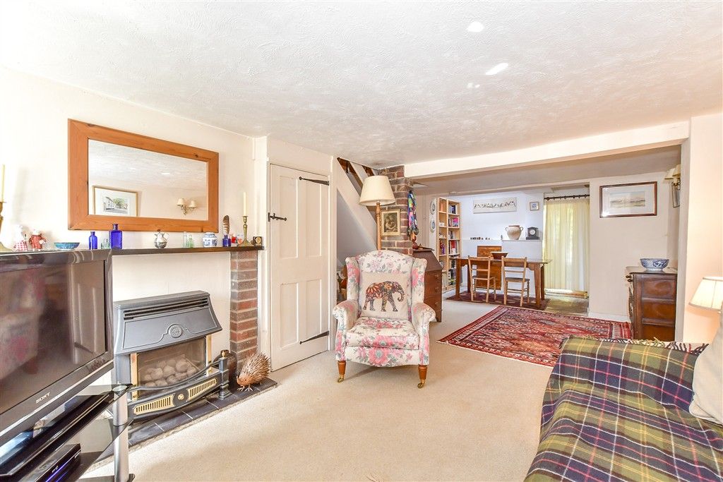 Property photo 2 of 9 Lounge