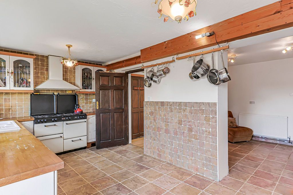 Property photo 3 of 27