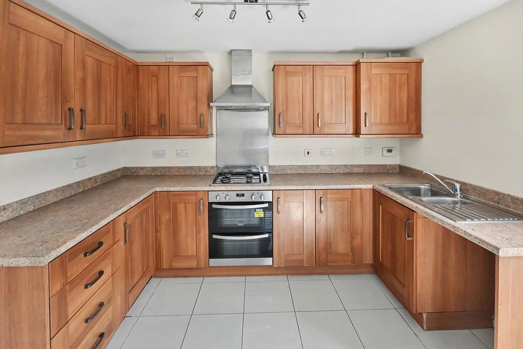 Property photo 2 of 15 1Jcgiqudj0i8P3V5Txbcsg.Jpg
