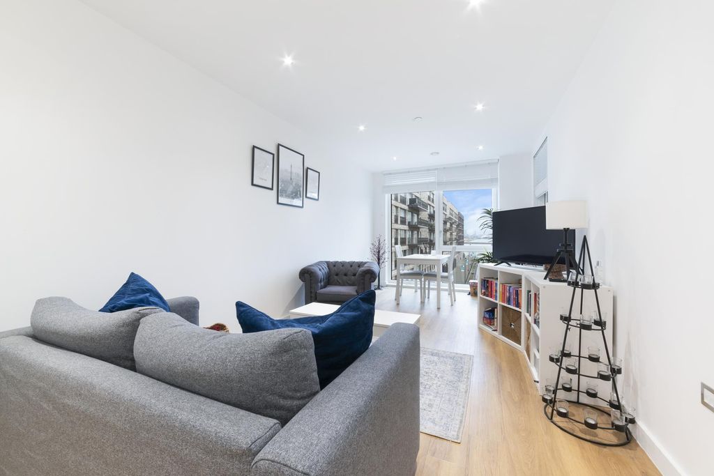 Property photo 1 of 9