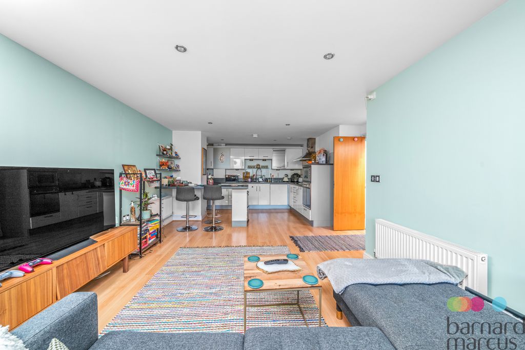 Property photo 3 of 14 Living Room