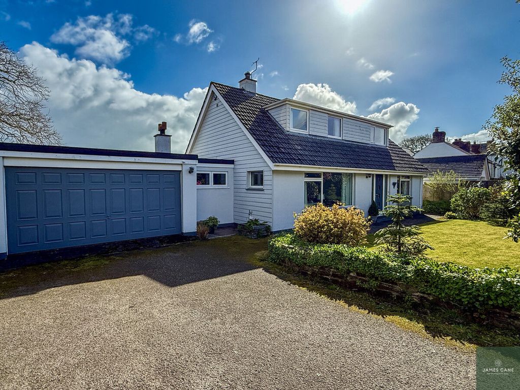 Property photo 2 of 21