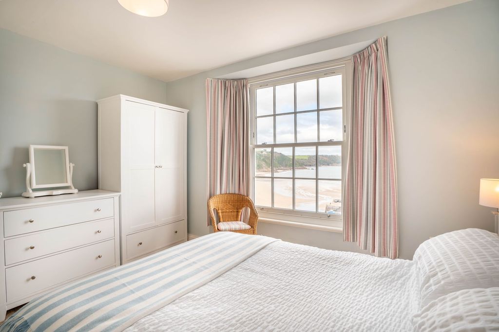 Property photo 1 of 43