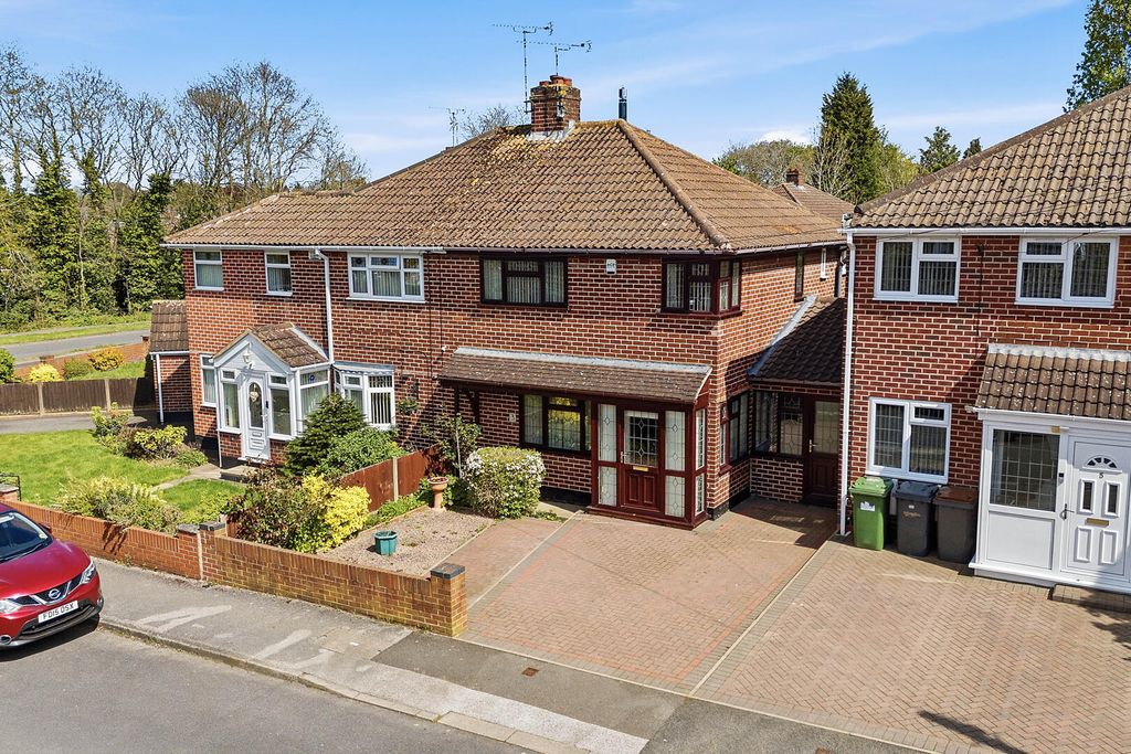 Property photo 1 of 25 Front (Exterior)