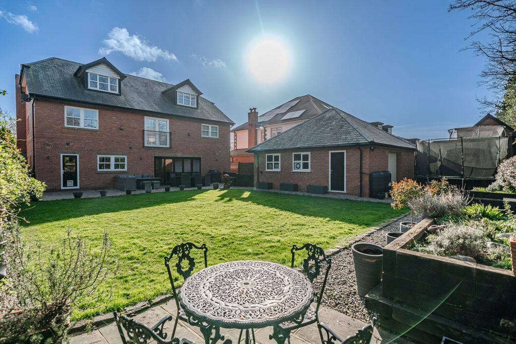 Additional image 35 of 6 bed detached house for saleFarington Lodge Gardens, Farington PR25