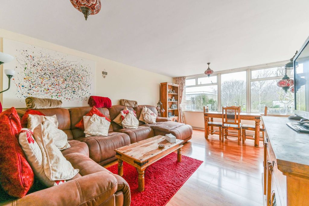 Property photo 1 of 22