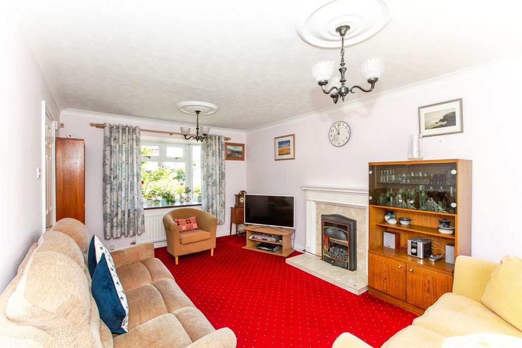 Property photo 2 of 16