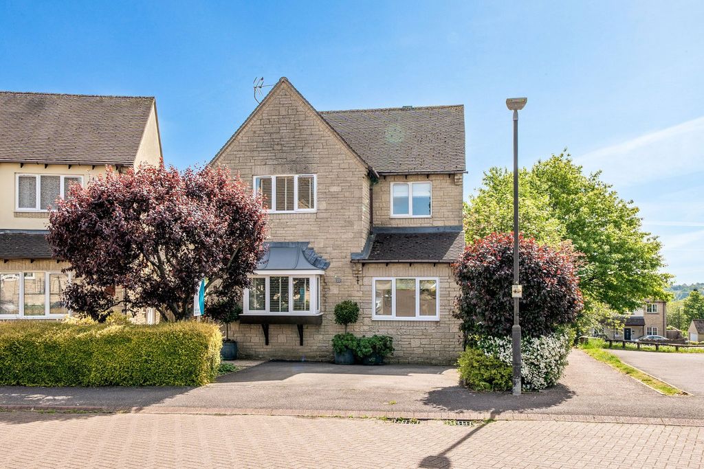 Property photo 1 of 18
