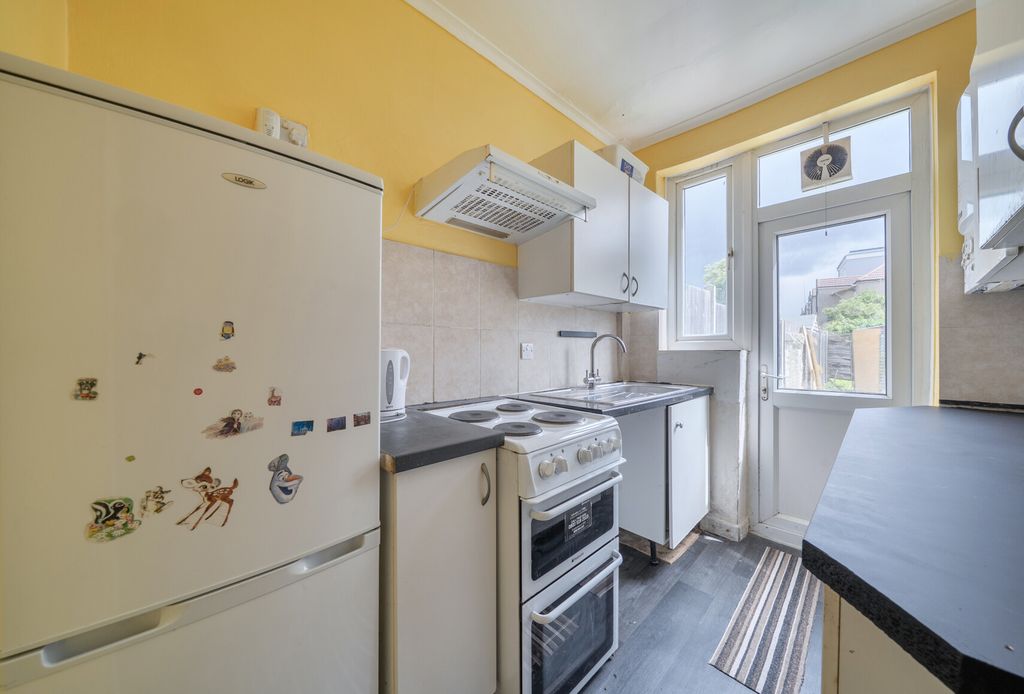 Property photo 2 of 19 1470863-10-6A2188...