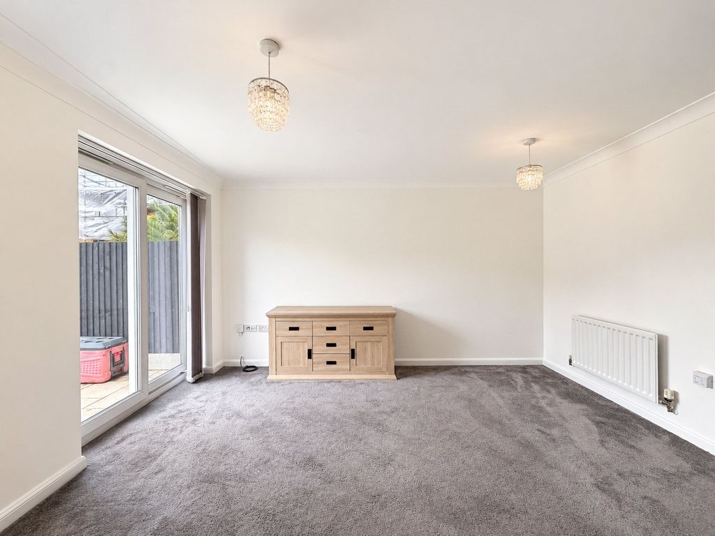 Property photo 2 of 18 Picture No. 16