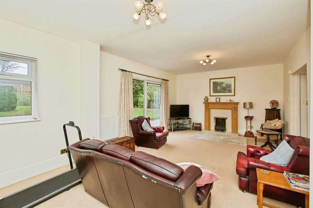 Property photo 3 of 21