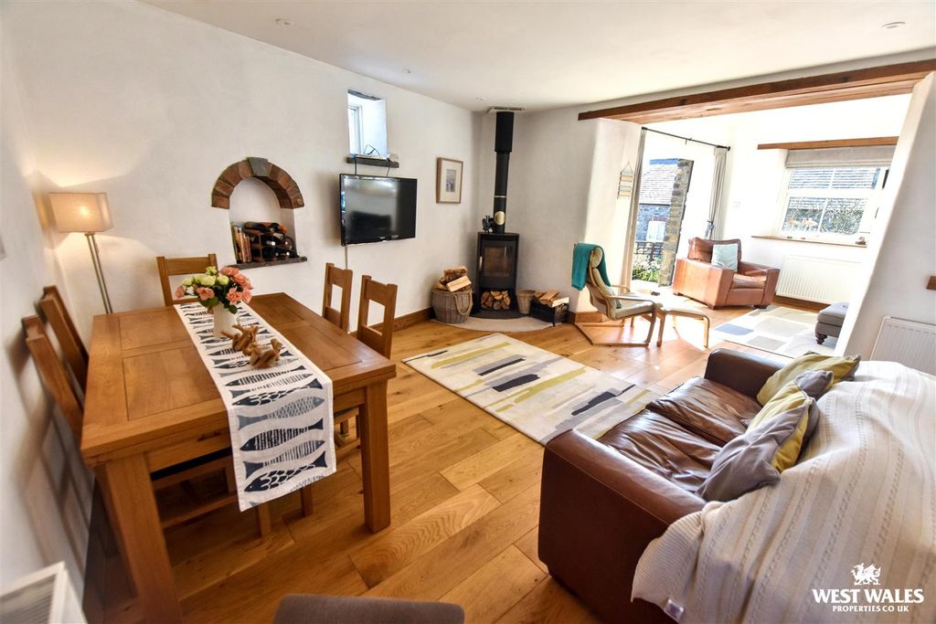 Property photo 2 of 20 12 (2).Jpg