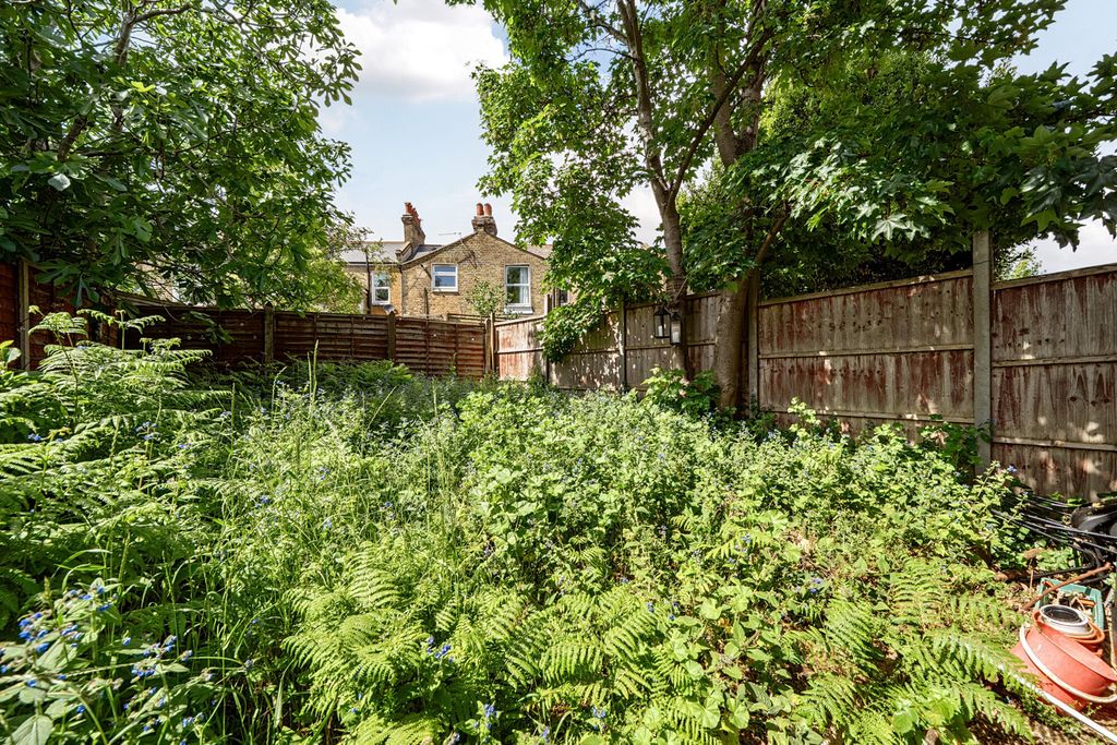 Property photo 3 of 13 1464508-12-6A0Dbb...