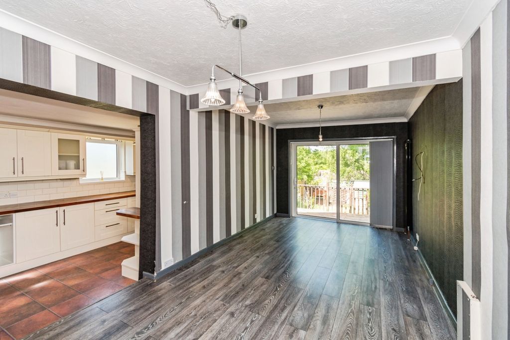 Property photo 3 of 20 Pbox-Img.Jpg
