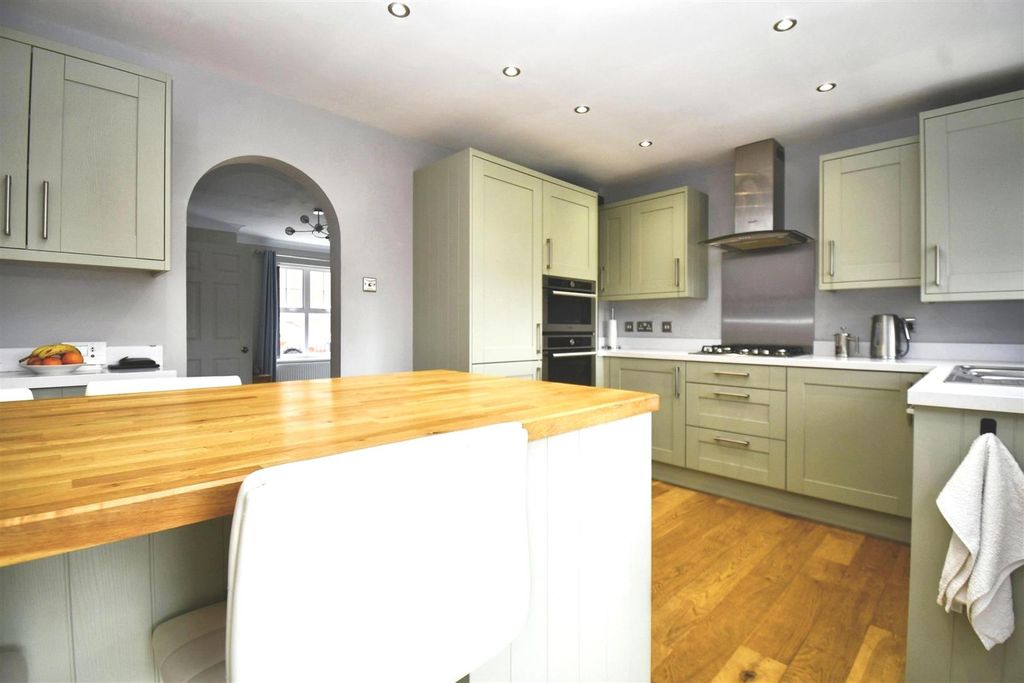 Property photo 3 of 23 Kitchen/Diner