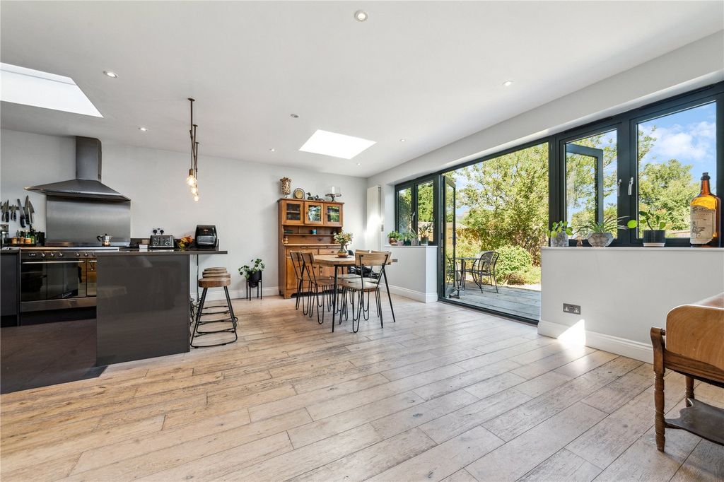 Property photo 1 of 17 Picture No. 06