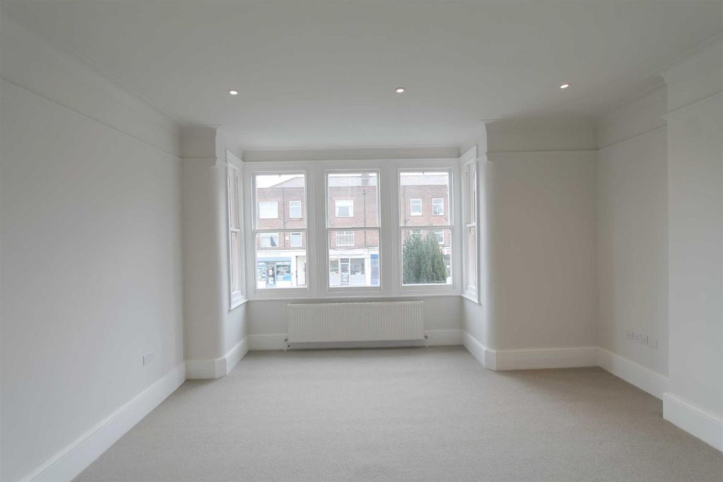 Property photo 2 of 7 Living Room