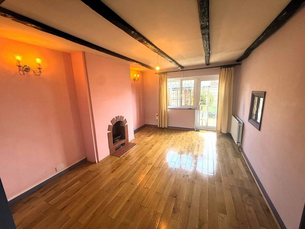 Property photo 2 of 14 Lounge