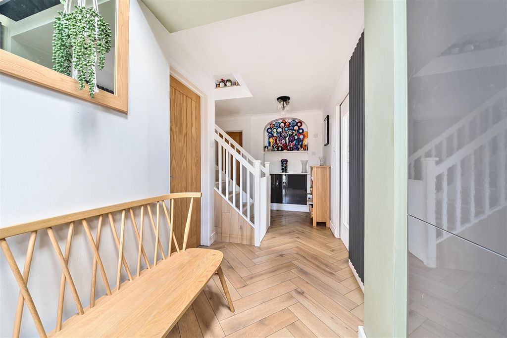 Property photo 2 of 22 26-681E166d85B17-1281143-Arw-26.Jpg