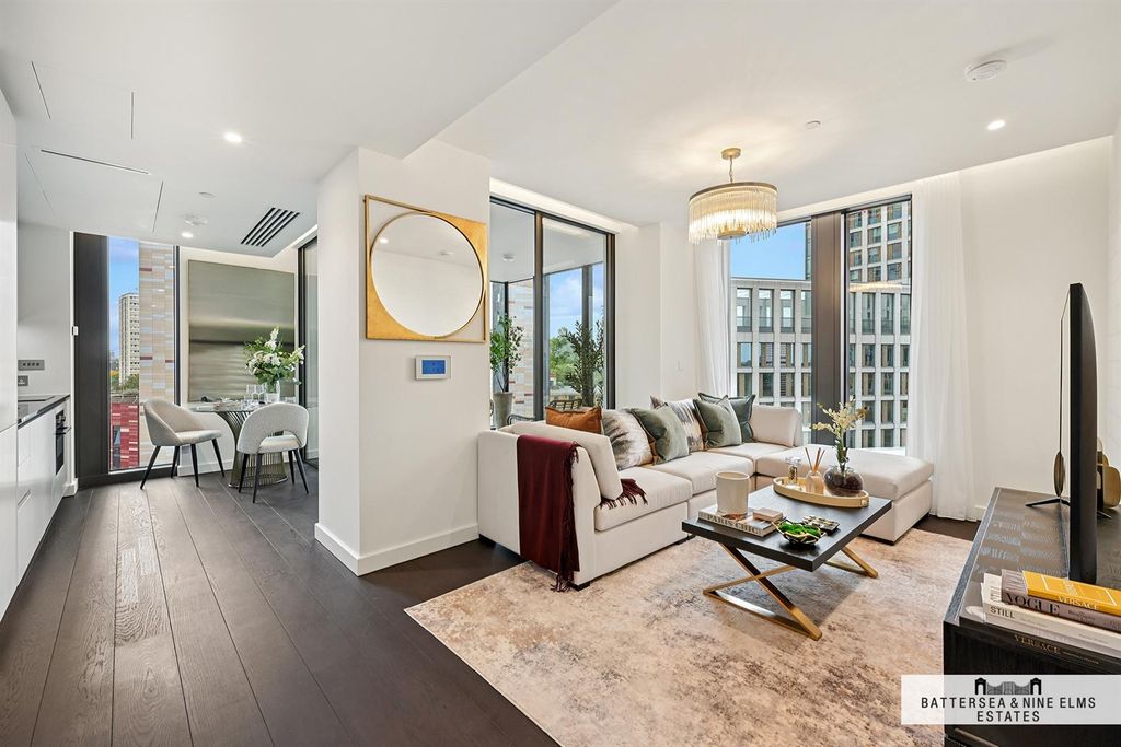 Property photo 2 of 23