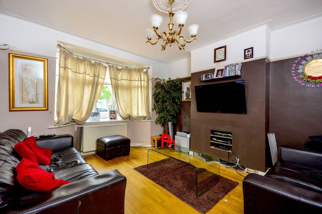 Property photo 3 of 10