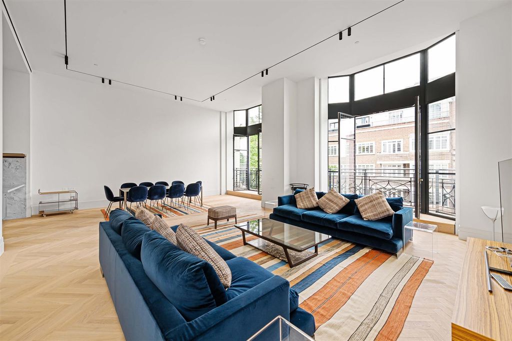 Property photo 1 of 17 Apartment-211N-159-Queensway-Lo-1.Jpg