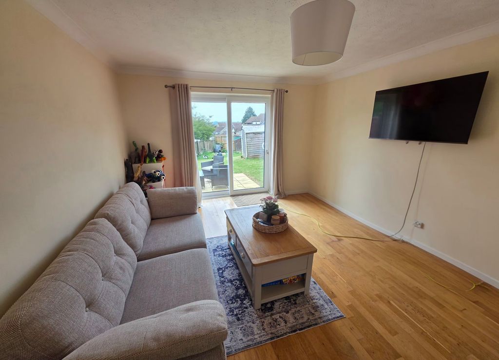 Property photo 2 of 7