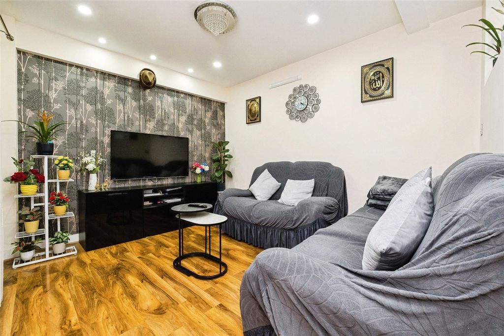 Property photo 3 of 21 Picture No. 16